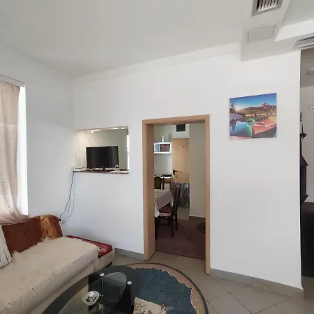 Apartment Hax